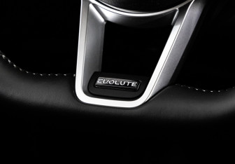 Подержанный автомобиль Evolute i-SPACE 2026 года (18 фото)