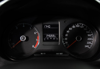 Подержанный автомобиль Volkswagen Polo Sedan 2017 года (11 фото)