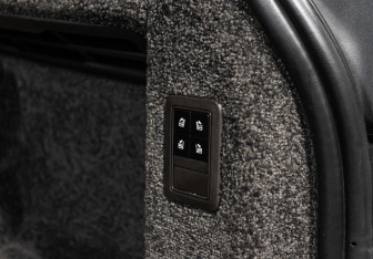 Подержанный автомобиль Land Rover Range Rover 2015 года (29 фото)