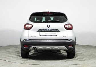 Подержанный автомобиль Renault Kaptur 2019 года (6 фото)