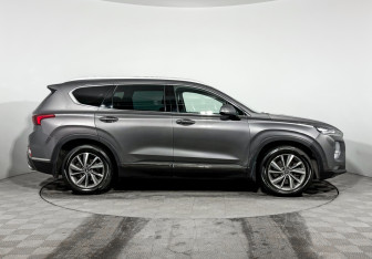 Подержанный автомобиль Hyundai Santa Fe 2019 года (4 фото)