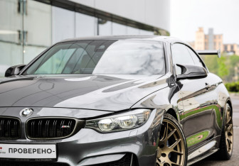 Подержанный автомобиль BMW M4 Convertible 2015 года (2 фото)