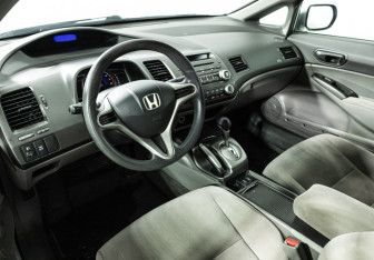 Подержанный автомобиль Honda Civic Sedan 2008 года (11 фото)
