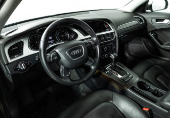 Подержанный автомобиль Audi A4 Sedan 2015 года (11 фото)