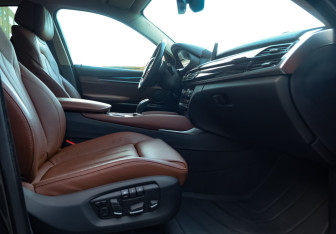 Подержанный автомобиль BMW X6 2017 года (27 фото)