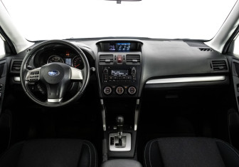 Подержанный автомобиль Subaru Forester Suv 2014 года (10 фото)