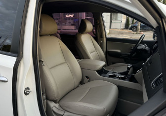 Подержанный автомобиль Kia Carnival 2020 года (24 фото)