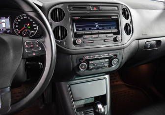 Подержанный автомобиль Volkswagen Tiguan 2011 года (15 фото)