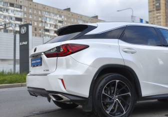 Подержанный автомобиль Lexus RX 2019 года (6 фото)