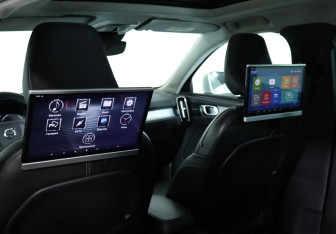 Подержанный автомобиль Volvo XC40 2019 года (21 фото)