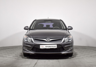 Подержанный автомобиль Hyundai i30 Hatchback 2011 года (2 фото)