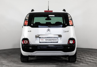 Подержанный автомобиль Citroen C3 Picasso 2013 года (7 фото)