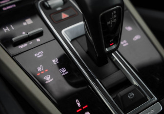 Подержанный автомобиль Porsche Cayenne 2019 года (20 фото)