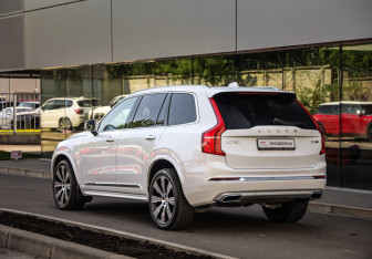Подержанный автомобиль Volvo XC90 2020 года (9 фото)