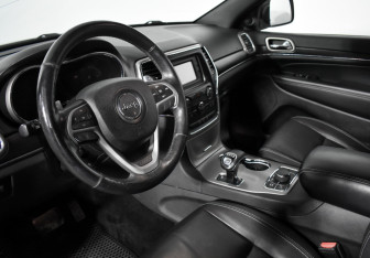 Подержанный автомобиль Jeep Grand Cherokee 2013 года (9 фото)