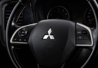 Подержанный автомобиль Mitsubishi Outlander 2013 года (11 фото)