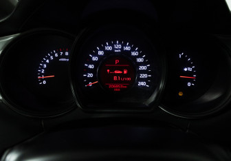 Подержанный автомобиль Kia Ceed Hatchback 2016 года (12 фото)