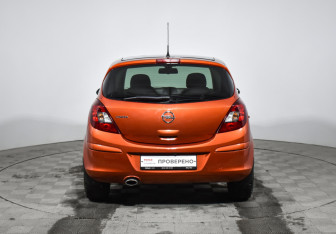 Подержанный автомобиль Opel Corsa 2013 года (6 фото)