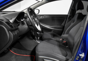 Подержанный автомобиль Hyundai Solaris Sedan 2012 года (10 фото)