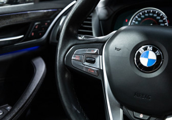 Подержанный автомобиль BMW X3 2018 года (26 фото)