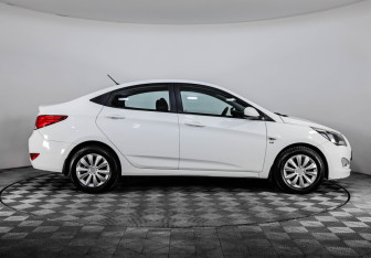 Подержанный автомобиль Hyundai Solaris Sedan 2015 года (5 фото)