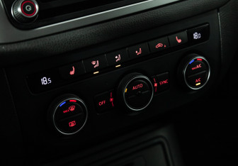 Подержанный автомобиль Volkswagen Tiguan 2015 года (16 фото)