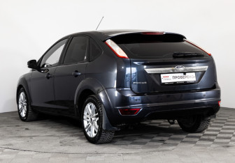 Подержанный автомобиль Ford Focus Hatchback 2008 года (7 фото)