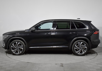 Подержанный автомобиль Geely Monjaro 2023 года (8 фото)