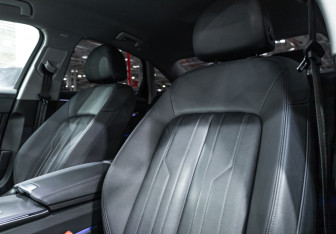 Подержанный автомобиль Audi A6 Sedan 2021 года (14 фото)