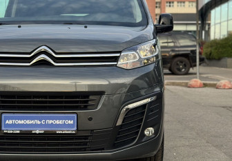 Подержанный автомобиль Citroen SpaceTourer 2022 года (4 фото)