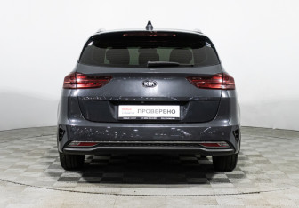 Подержанный автомобиль Kia Ceed Wagon 2021 года (6 фото)