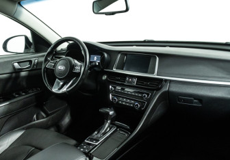 Подержанный автомобиль Kia Optima Sedan 2018 года (9 фото)