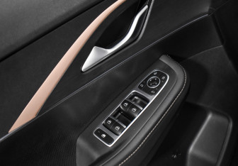 Подержанный автомобиль Omoda C5 2022 года (10 фото)