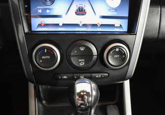 Подержанный автомобиль Mazda CX-7 2011 года (16 фото)