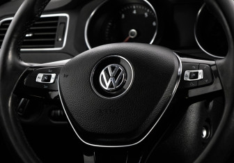 Подержанный автомобиль Volkswagen Jetta Sedan 2016 года (14 фото)