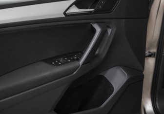 Подержанный автомобиль Volkswagen Tiguan 2021 года (20 фото)