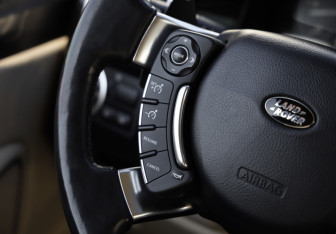 Подержанный автомобиль Land Rover Range Rover 2012 года (14 фото)