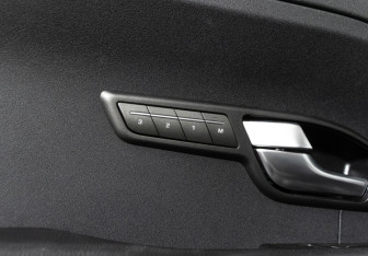 Подержанный автомобиль Land Rover Range Rover Evoque 2015 года (18 фото)