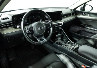 Подержанный автомобиль Kia K5 2021 года (11 фото)