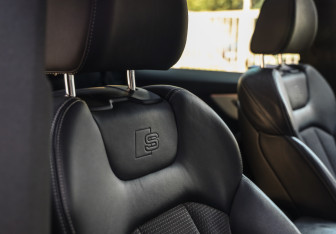 Подержанный автомобиль Audi Q8 2019 года (32 фото)