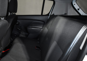 Подержанный автомобиль Renault Sandero 2019 года (11 фото)