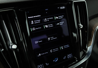 Подержанный автомобиль Volvo S60 2020 года (17 фото)