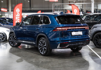 Подержанный автомобиль Geely Monjaro 2023 года (9 фото)