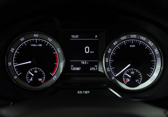 Подержанный автомобиль Skoda Octavia Liftback 2017 года (12 фото)