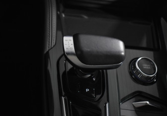 Подержанный автомобиль Geely Monjaro 2023 года (18 фото)