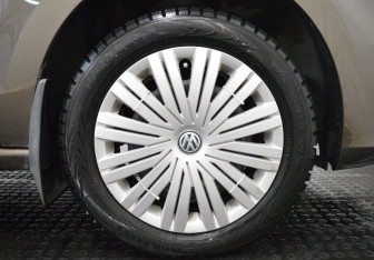 Подержанный автомобиль Volkswagen Polo Sedan 2015 года (9 фото)