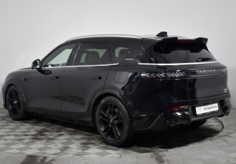 Подержанный автомобиль Voyah Free 2023 года (7 фото)