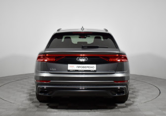 Подержанный автомобиль Audi Q8 2019 года (6 фото)