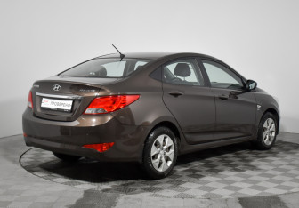 Подержанный автомобиль Hyundai Solaris Sedan 2015 года (5 фото)