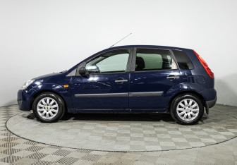 Подержанный автомобиль Ford Fiesta Hatchback 2008 года (8 фото)